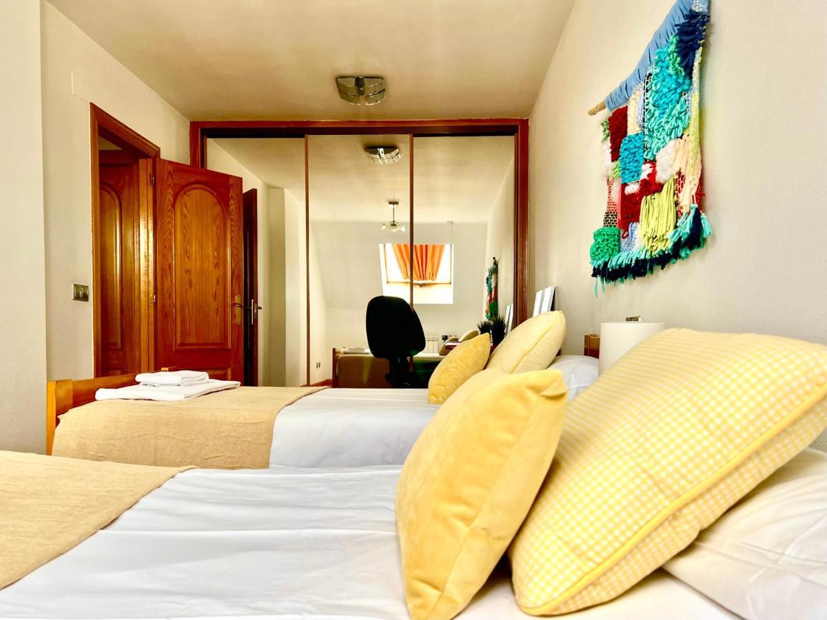 Housingleon - Conde Duplex Con Garaje Gratuito Apartment Exterior foto