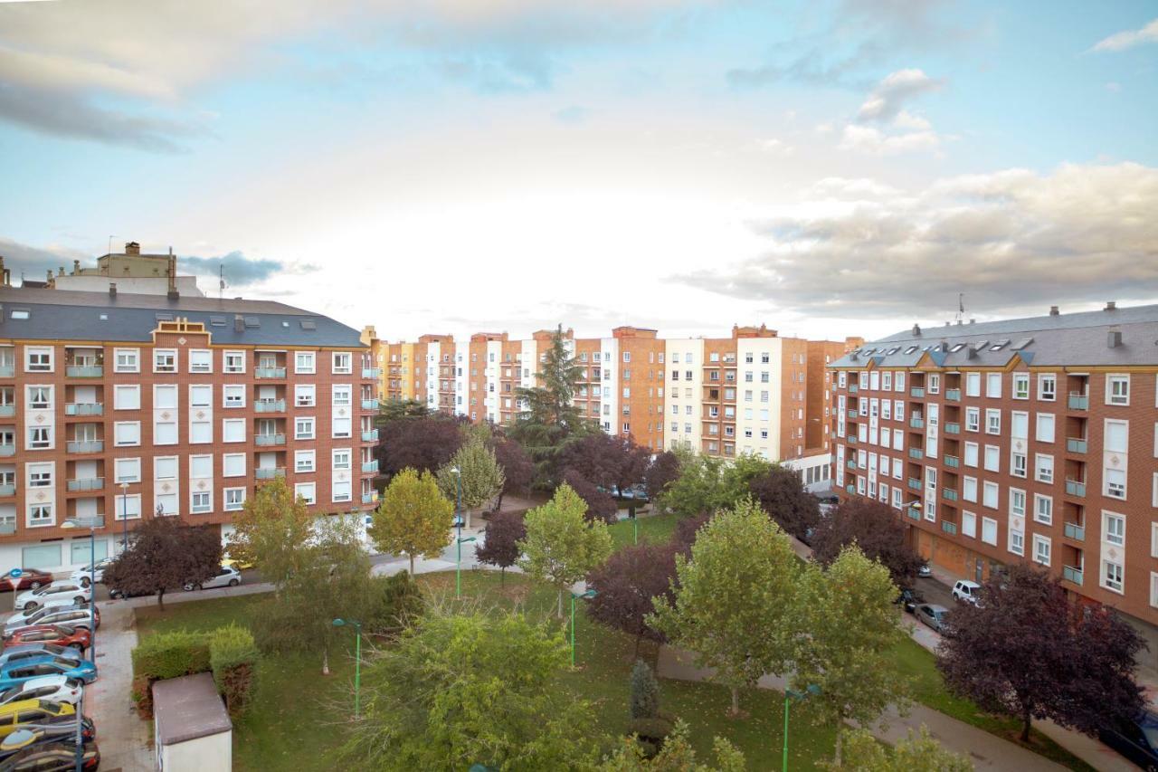 Housingleon - Conde Duplex Con Garaje Gratuito Apartment Exterior foto